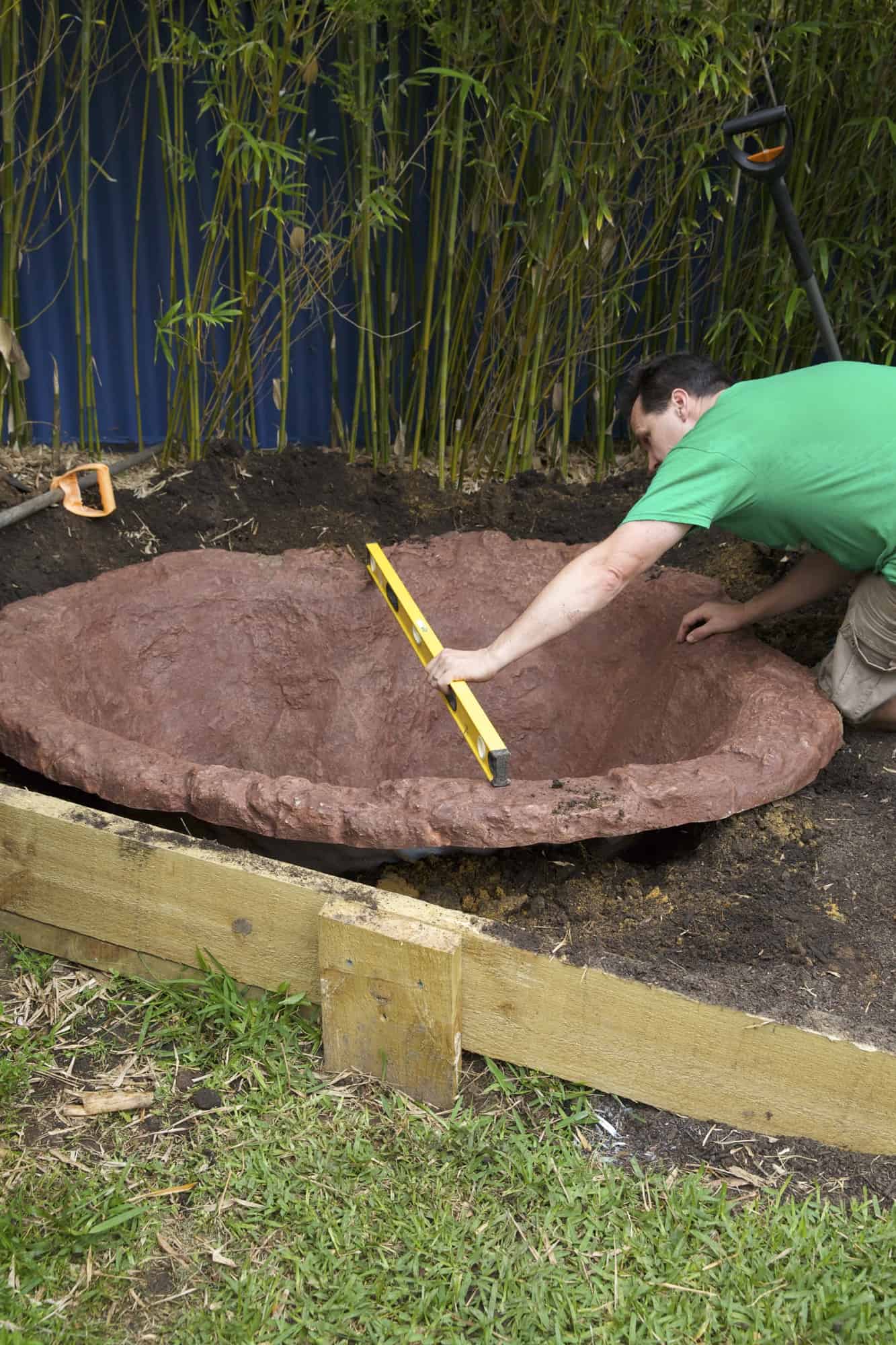 AQUAPRO Rock Look Pond Installation - Leveling